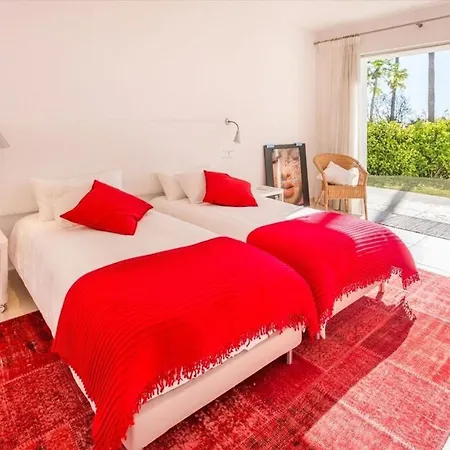 Magnificent Recently Built Pax 12 Sea View Golden Mile Villa *