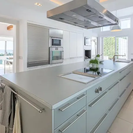 Magnificent Recently Built Pax 12 Sea View Golden Mile Villa Marbella
