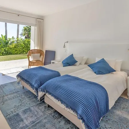 Magnificent Recently Built Pax 12 Sea View Golden Mile Villa *